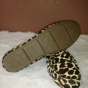 vionic larrun loafer leopard